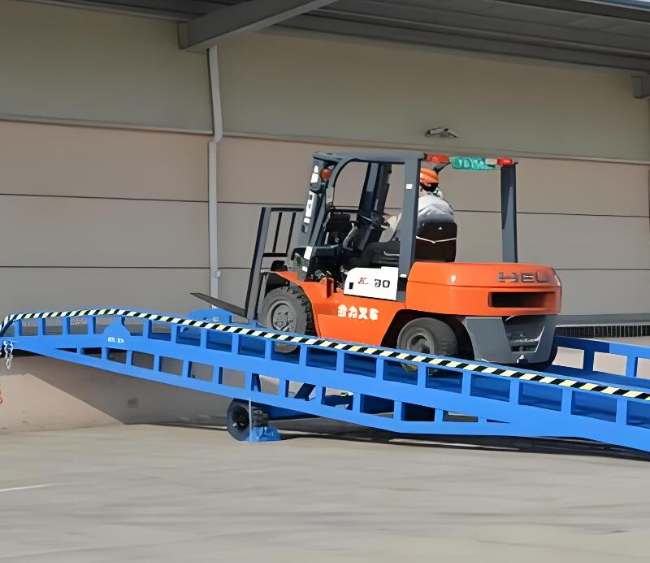 鹤岗移动式卸货平台（叉车用）
